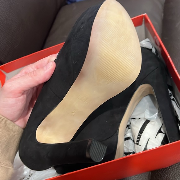 ELLE stiletto suede pumps! NEW IN BOX!! - Picture 4 of 8